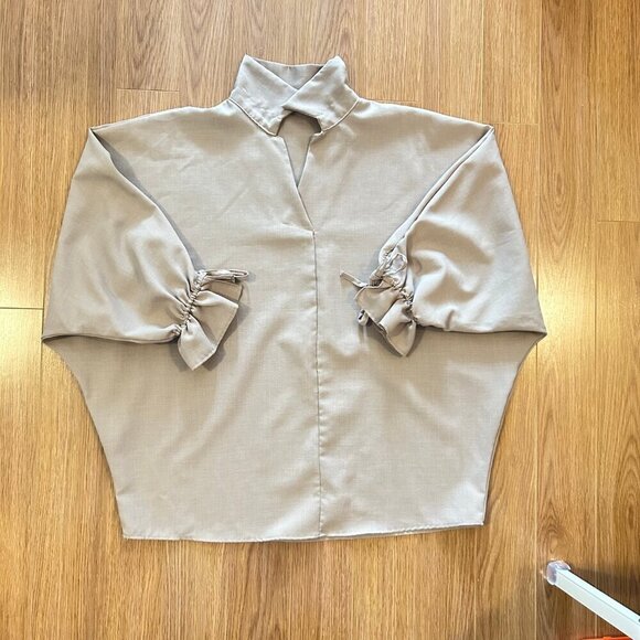 Rookie Beige Collared Blouse with Tied Cuffs - Picture 5 of 9